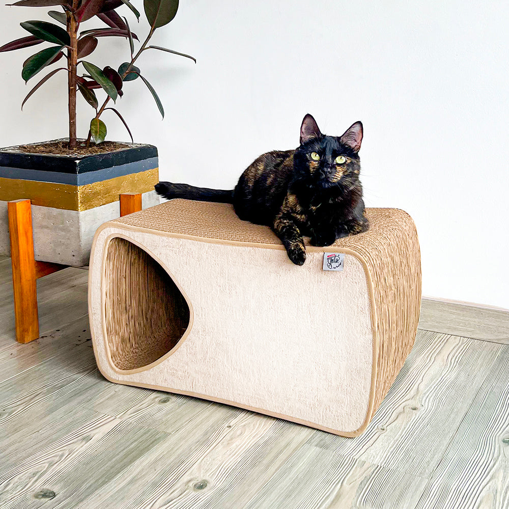 Rascador para gatos en carton corrugado doble pared horizontal tipo cueva.