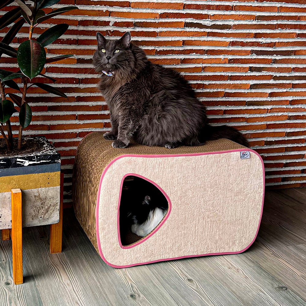 Rascador para gatos en carton corrugado doble pared horizontal tipo cueva.