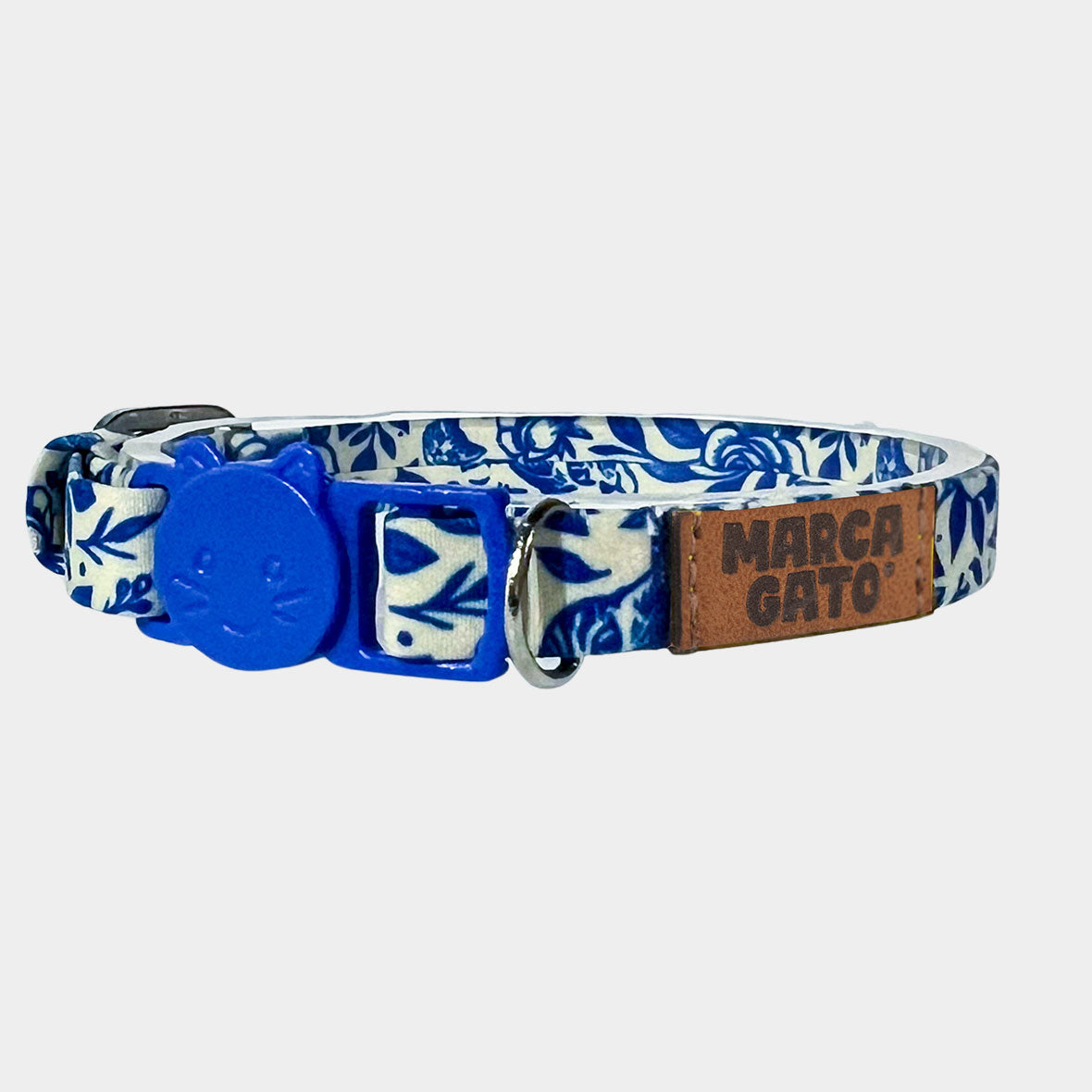 Collar Blue Cats and Roses