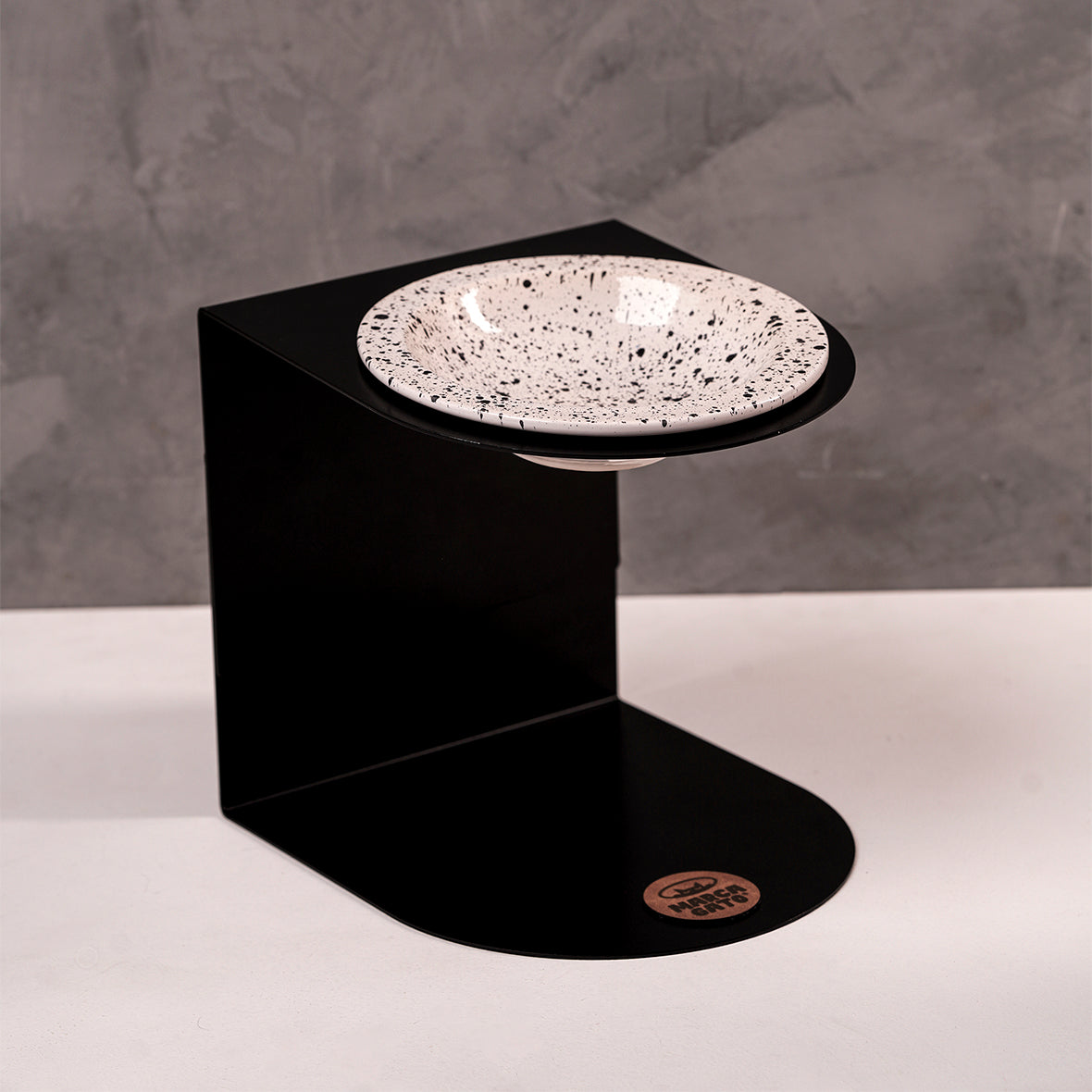 Comedero elevado para gatos con ajuste imantado metal plato de cerámica artesanal regulable color negro