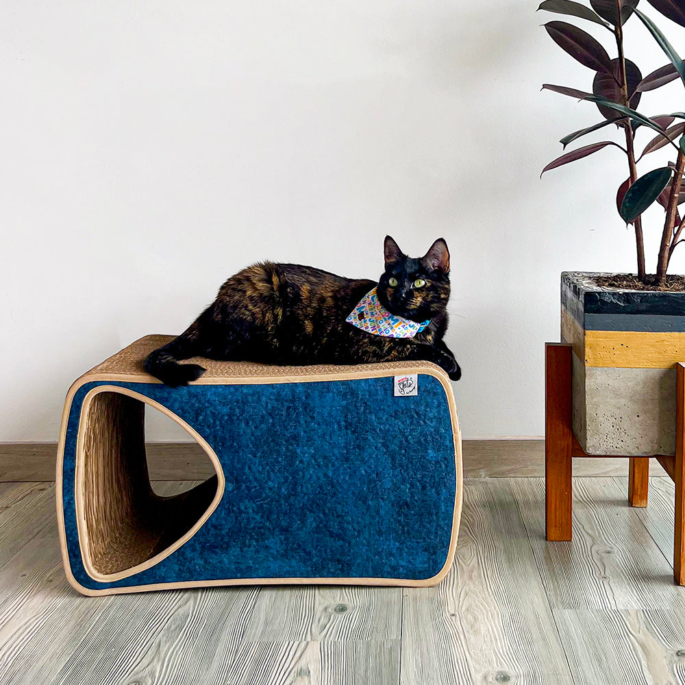 Rascador para gatos en carton corrugado doble pared horizontal tipo cueva.