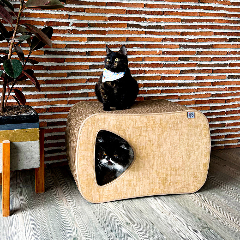 Rascador para gatos en carton corrugado doble pared horizontal tipo cueva.