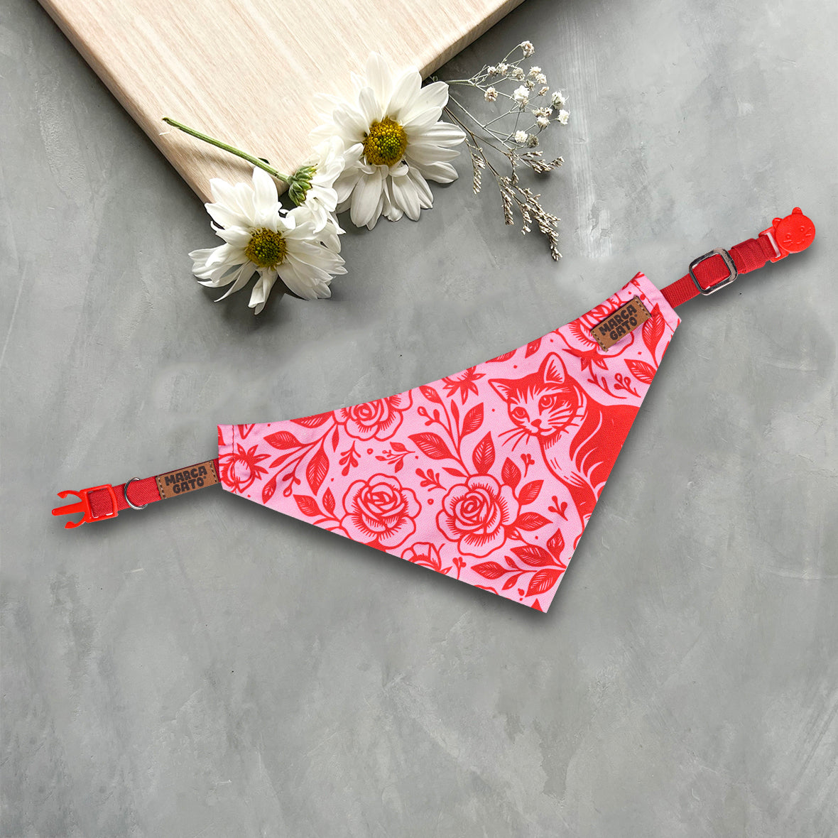 Pañoleta para gatos rosada rosas flores cats and roses bandana mascota