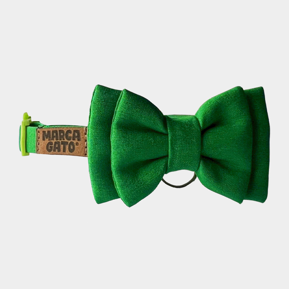 Corbatín gatos verde color sólido broche liberación argolla plaquita tensor ajustable
